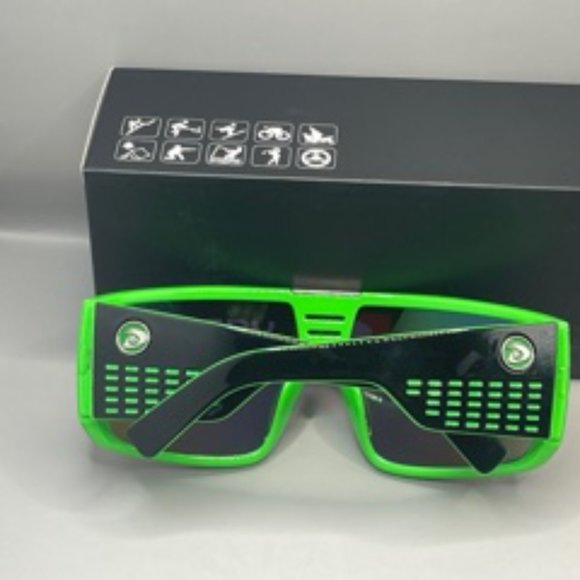 New Dubery Sunglasses Set - Picture 3 of 3